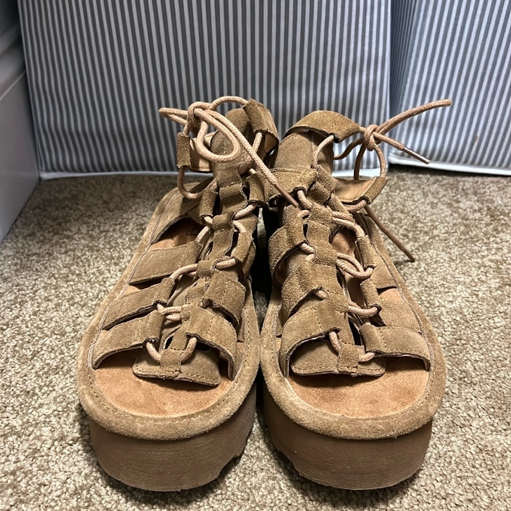 Bearpaw Sandals Brand New!